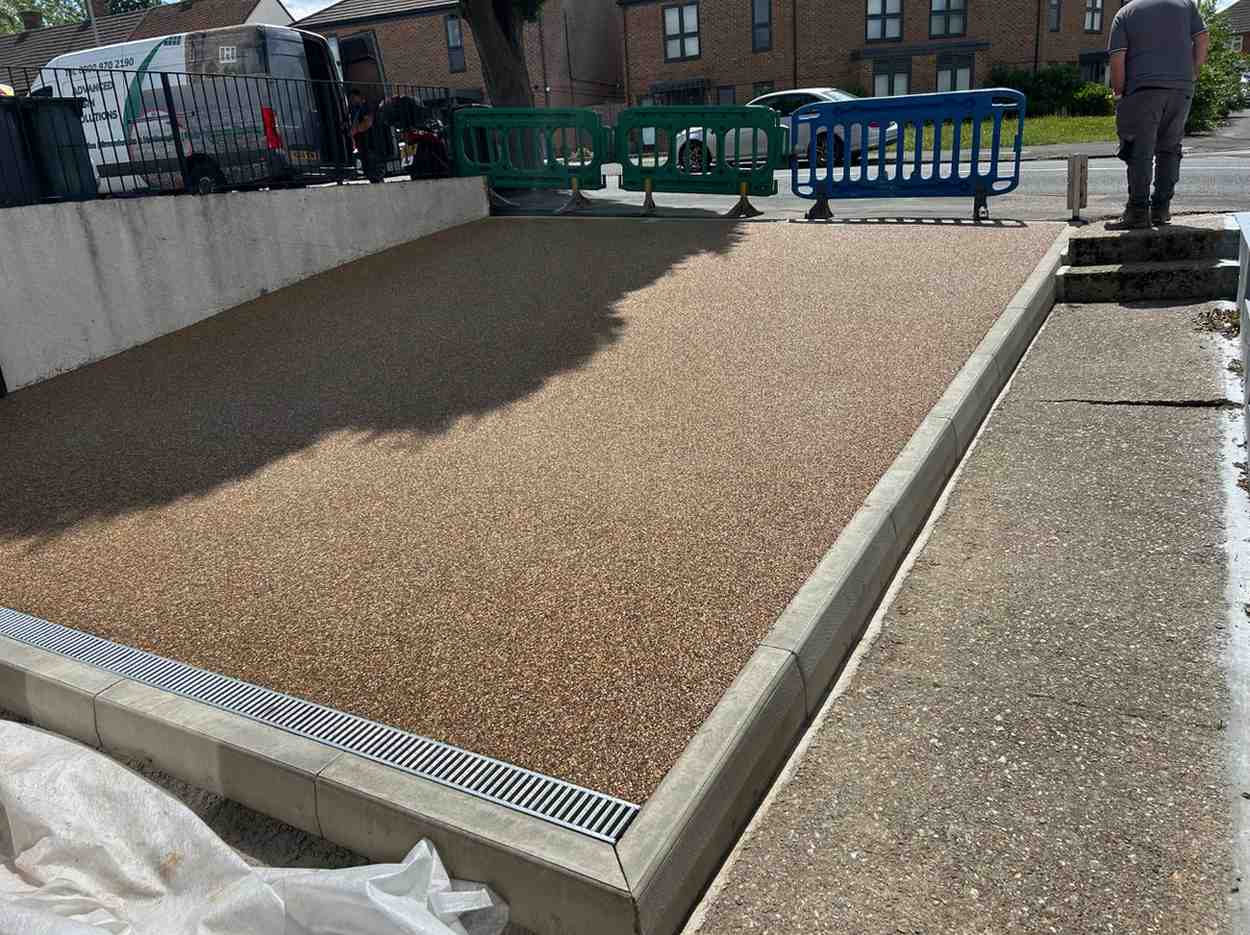 Resin Driveway Finish Project